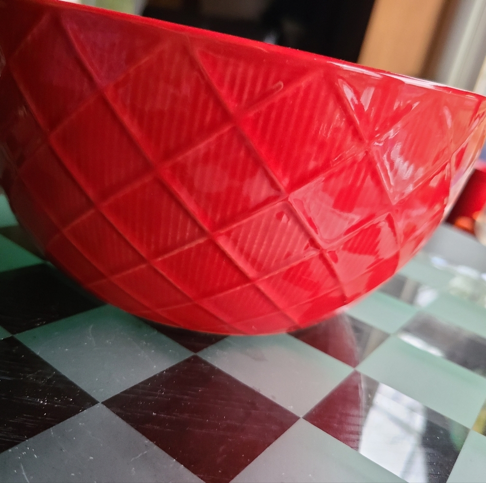 Red Textured Bowl - Picture 5 of 10